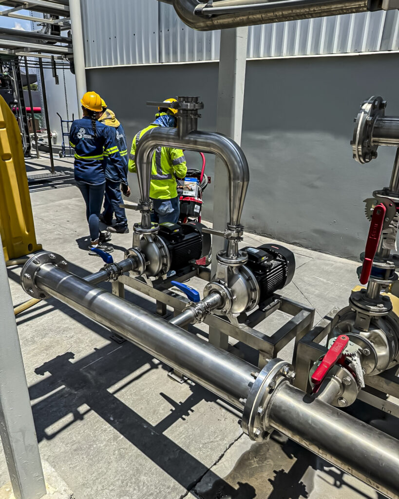 Instalación de tuberías y válvulas de proceso